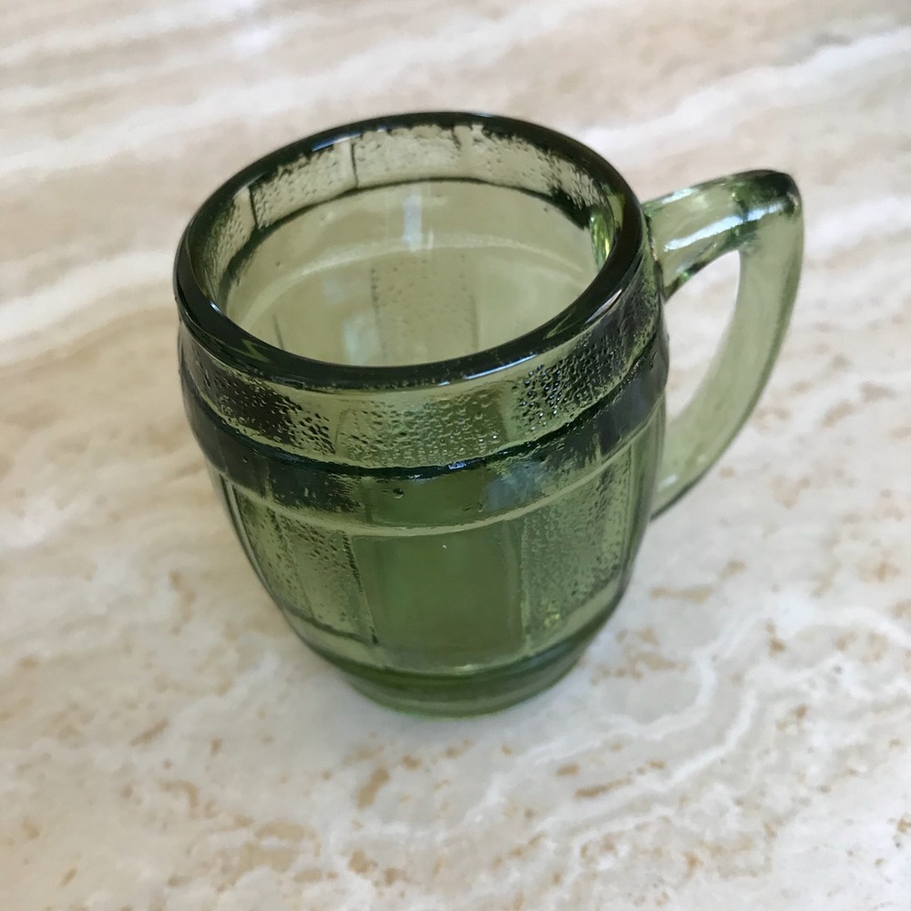 VINTAGE WHISKY BARREL MINIATURE MUG/SHOT GLASS - Picture 2 of 4